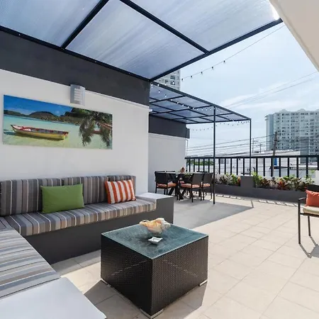 Apartamento Con Comedor Exterior